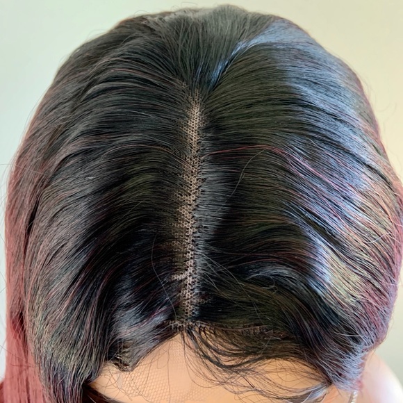 Gorgeous 28” Dark Rooted Burgundy Lace Part Synthetic Wig - Picture 5 of 16